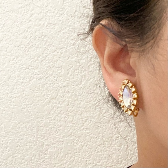 Vintage TARA Signed AB Crystal Aurora Borealis Marquis Navette Clip On Earrings - Picture 2 of 14